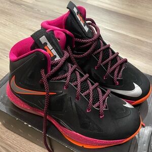 LeBron James edition XII Nike size 6Y Florida/Miami color way OBO